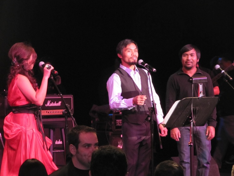 Manny_in_concert_Lake_Tahoe_191.jpg